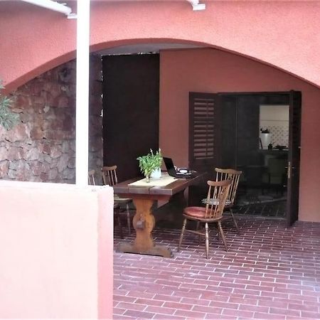 Apartment Maya Stari Grad  Exteriör bild