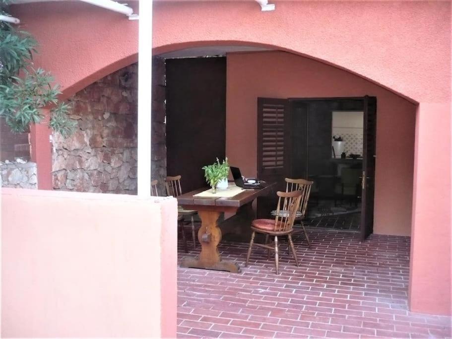 Apartment Maya Stari Grad  Exteriör bild